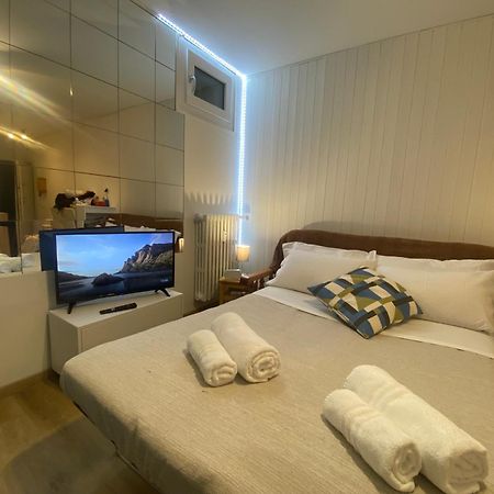 Alpine Nest With Swimmingpool Apartment Moggio  Bagian luar foto